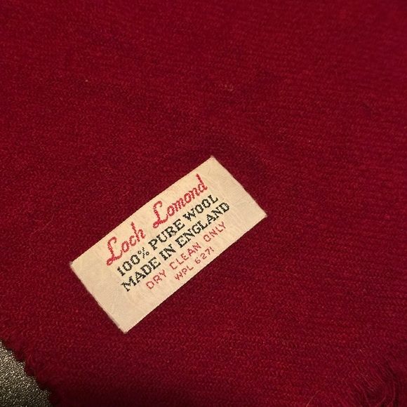 Vintage 100% Wool Burgundy Scarf - Picture 2 of 4